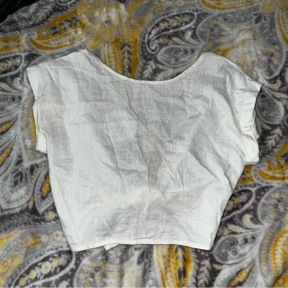 Oh Polly white linen open back t shirt blouse size 6